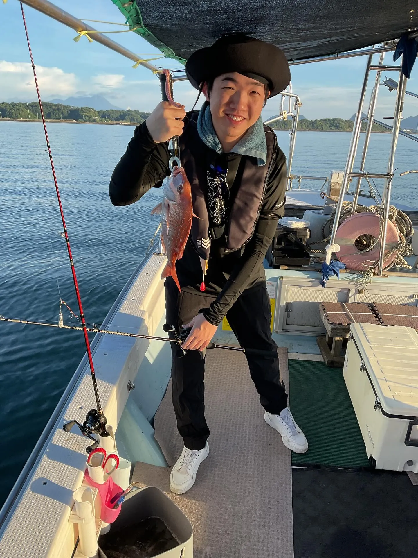 本日近場での鯛、根魚釣りに行って来ました。