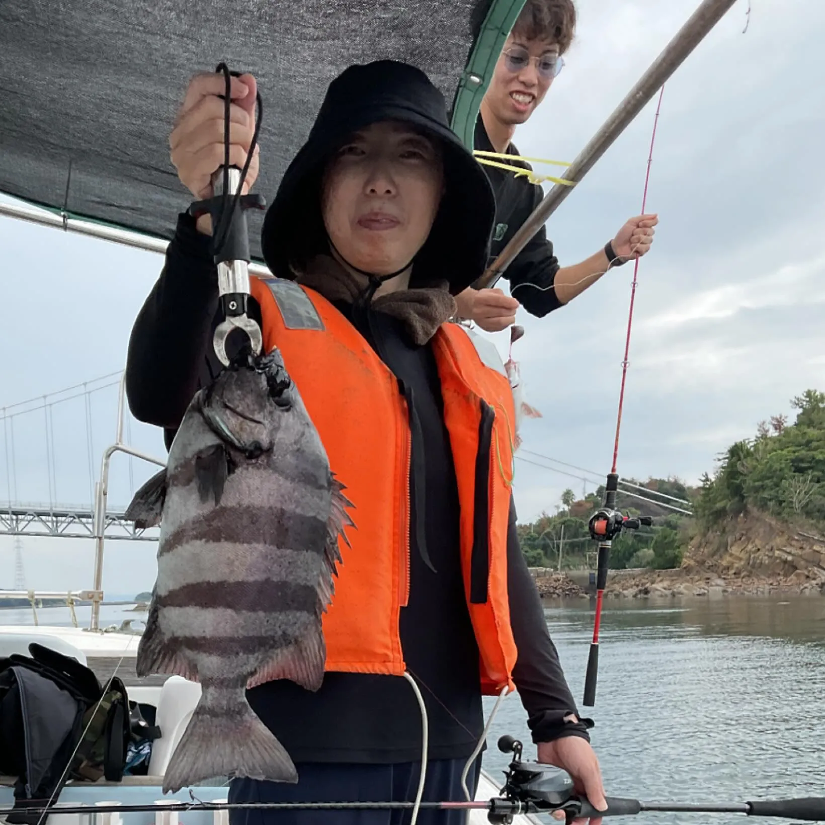 タイ釣りに出船しましたが、まさかの石鯛にびっくり😁